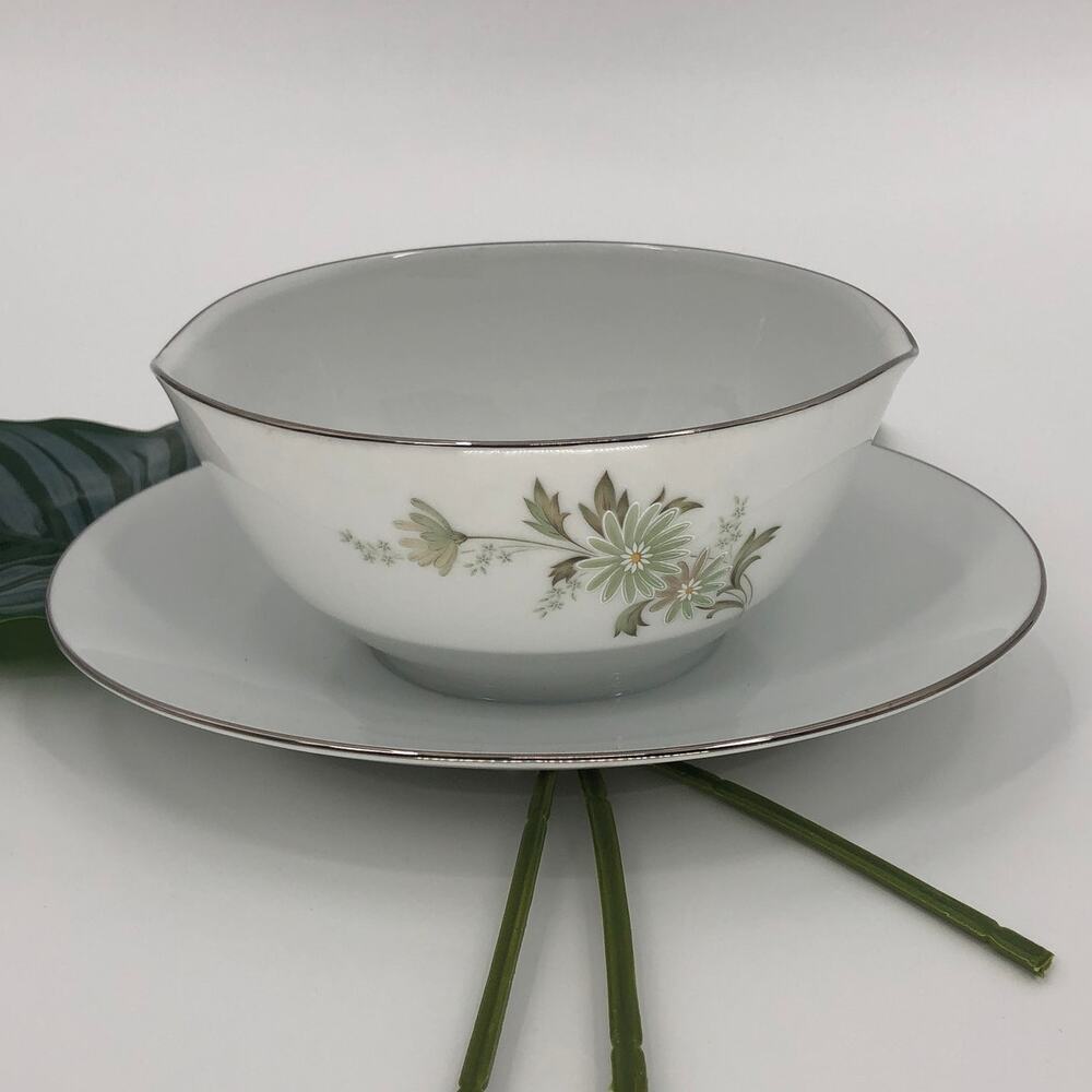 Vintage Noritake White Green Daisy Floral Soroya 6853 Gravy Boat Attached Plate